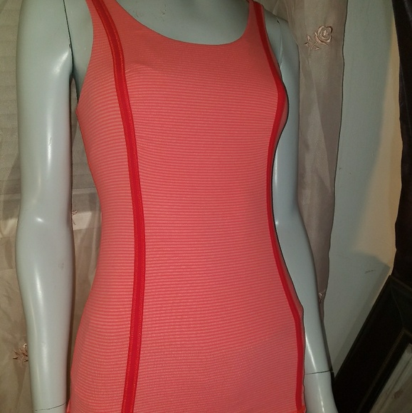 Lululemon scoop neck tank 4 - Picture 1 of 8